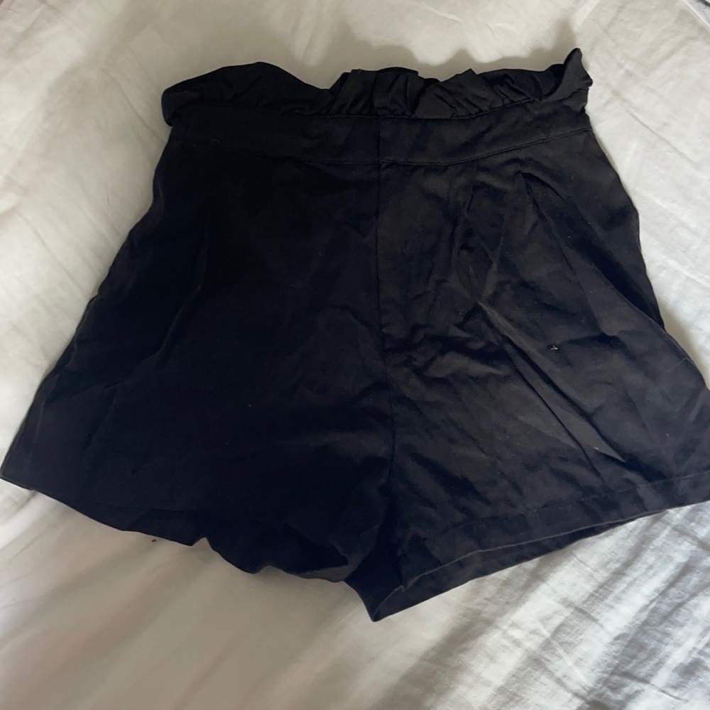 Cupcakes and Cashmere Black Shorts Size Small